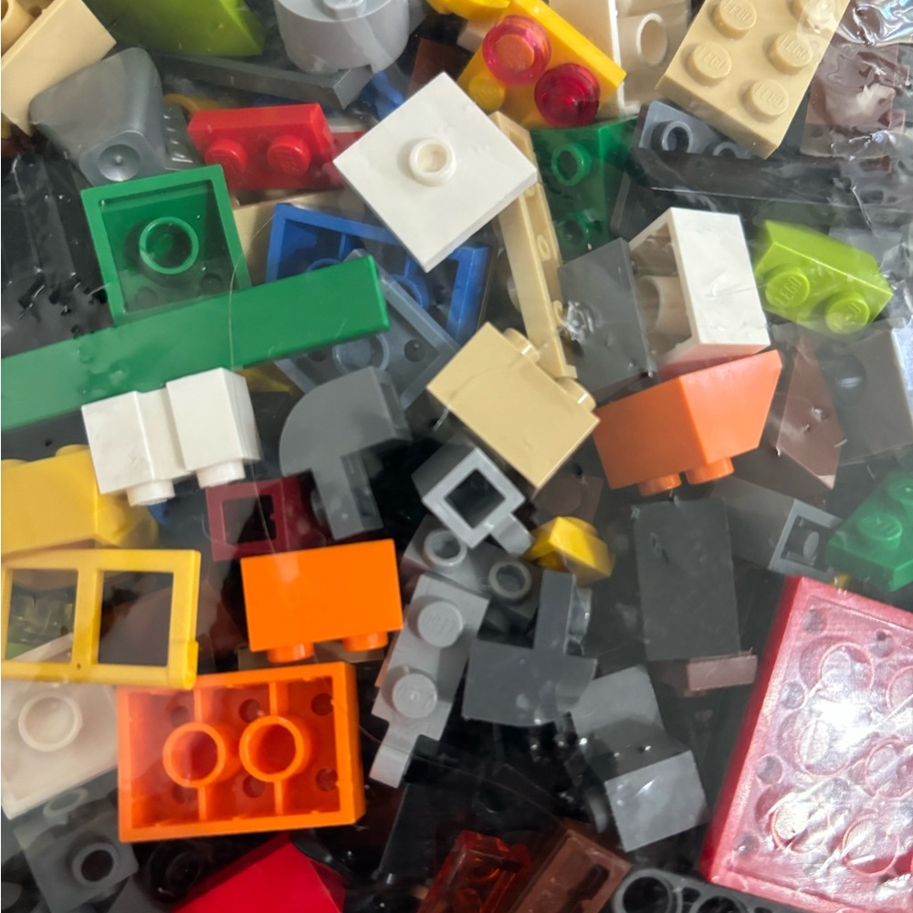 Legos! A gallon bag of Legos! A lot of unusual shaped and normal shaped legos! - Picture 4 of 5